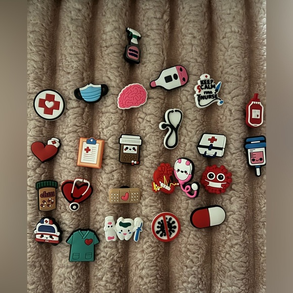 Croc Jibbet Charms - Picture 8 of 11